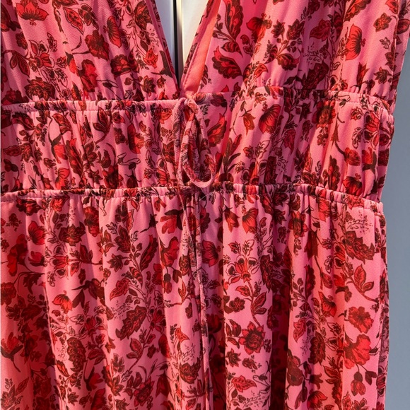 NWT VICI Private Island V-Neck Floral Maxi - Picture 6 of 7